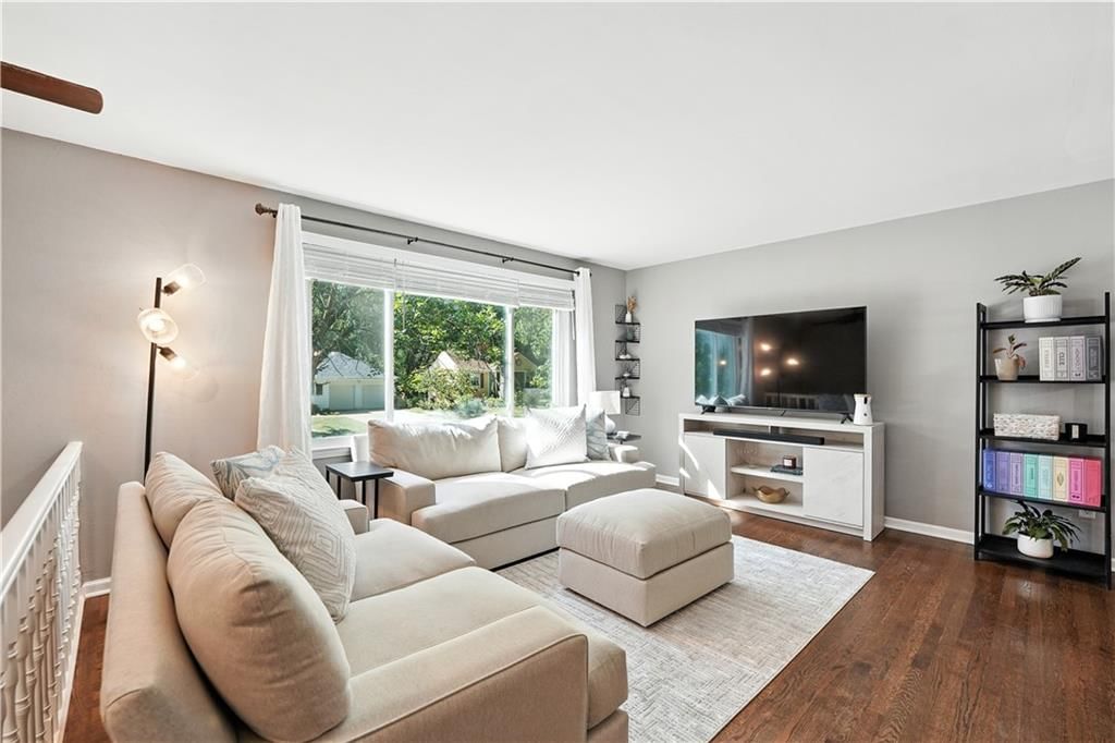 Photo 5 of 32 - 9009 Mastin Street