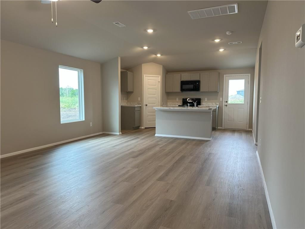 37755 W 207th Terrace — photo 3