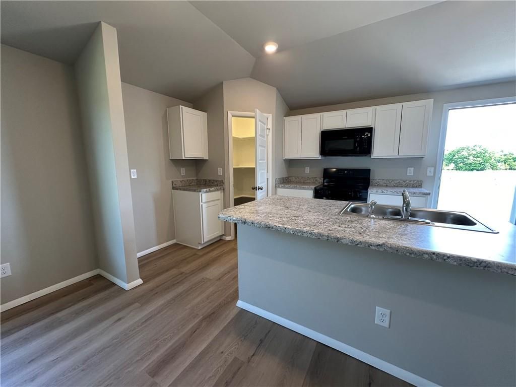 37755 W 207th Terrace — photo 4