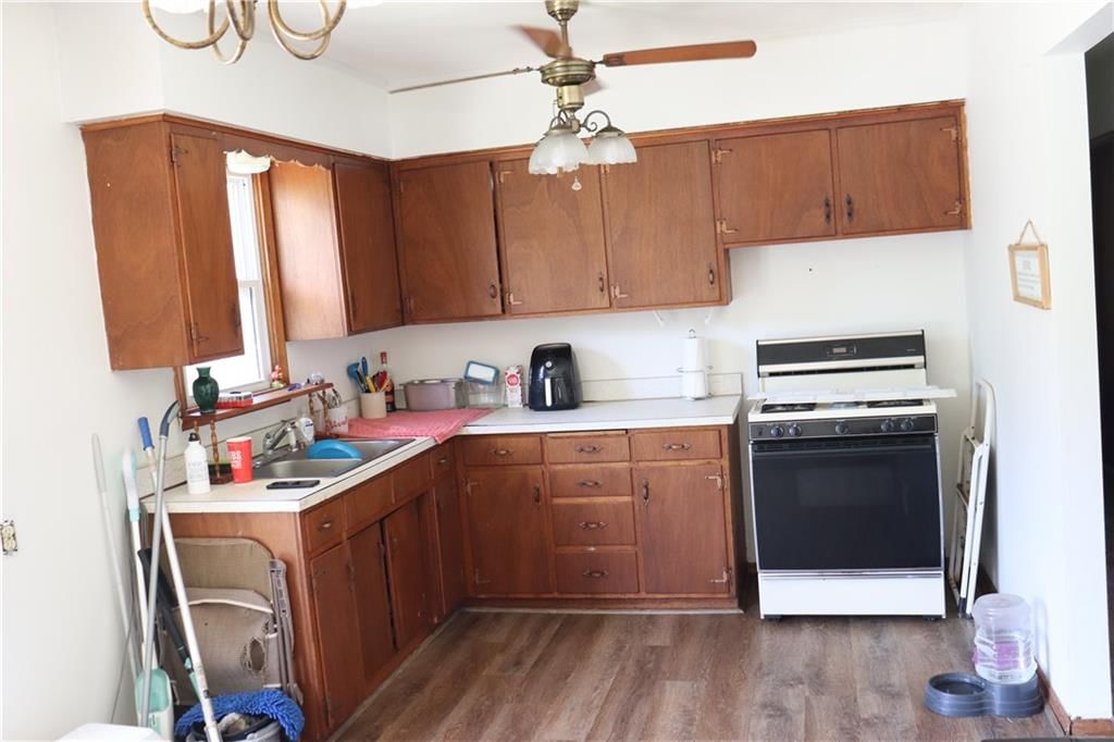 Photo 2 of 21 - 5135 Sloan Avenue
