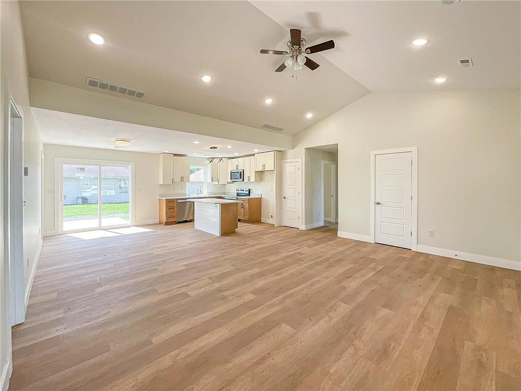 710 Ivy Lane — photo 3