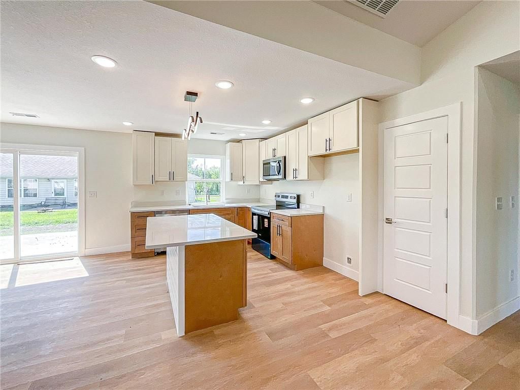 710 Ivy Lane — photo 4