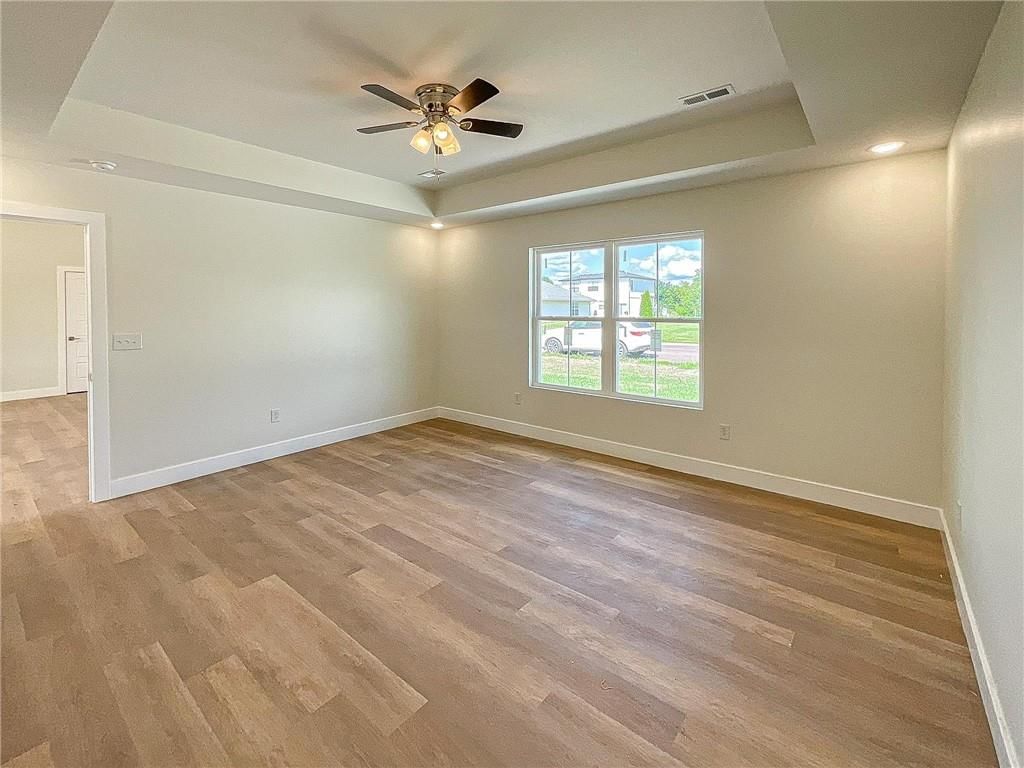 710 Ivy Lane — photo 8