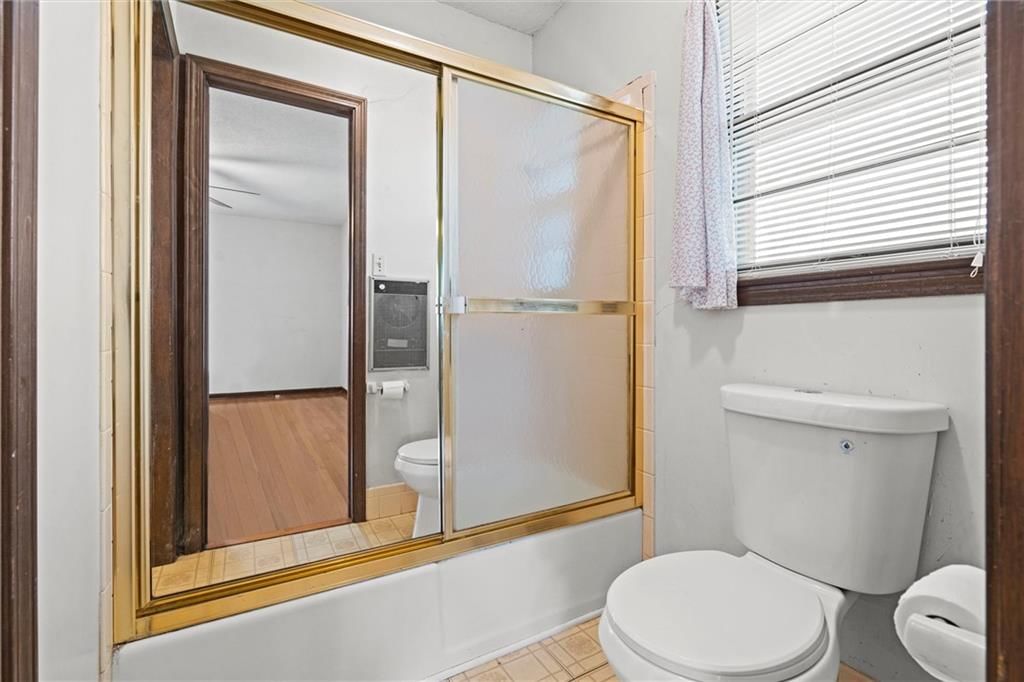 105 N Austin Street — photo 21