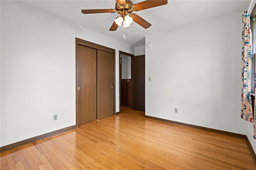 105 N Austin Street — photo 23