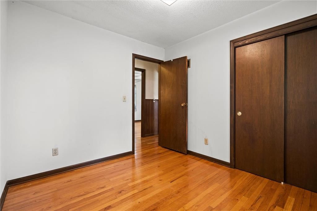 105 N Austin Street — photo 25
