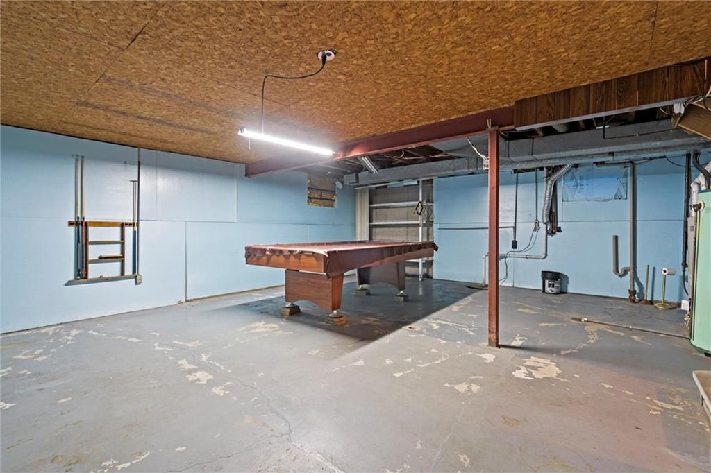 105 N Austin Street — photo 27