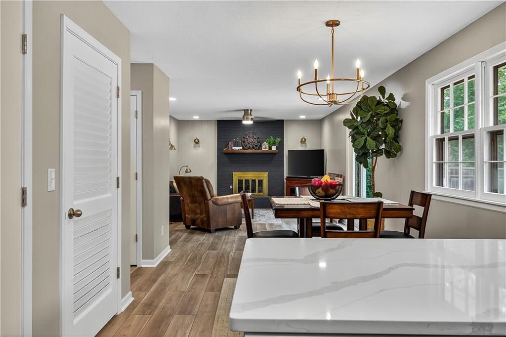 Photo 6 of 23 - 2900 Belle Haven Drive