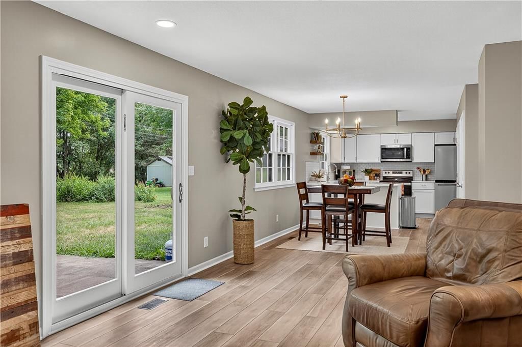 Photo 10 of 23 - 2900 Belle Haven Drive