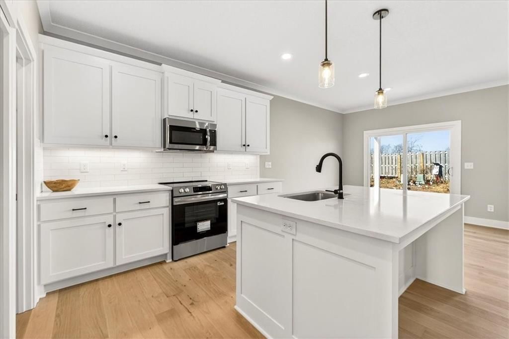 25042 W 94th Terrace — photo 2