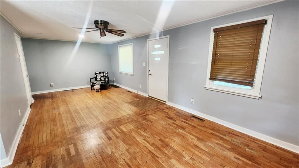 452 Fieldcrest Drive — photo 2