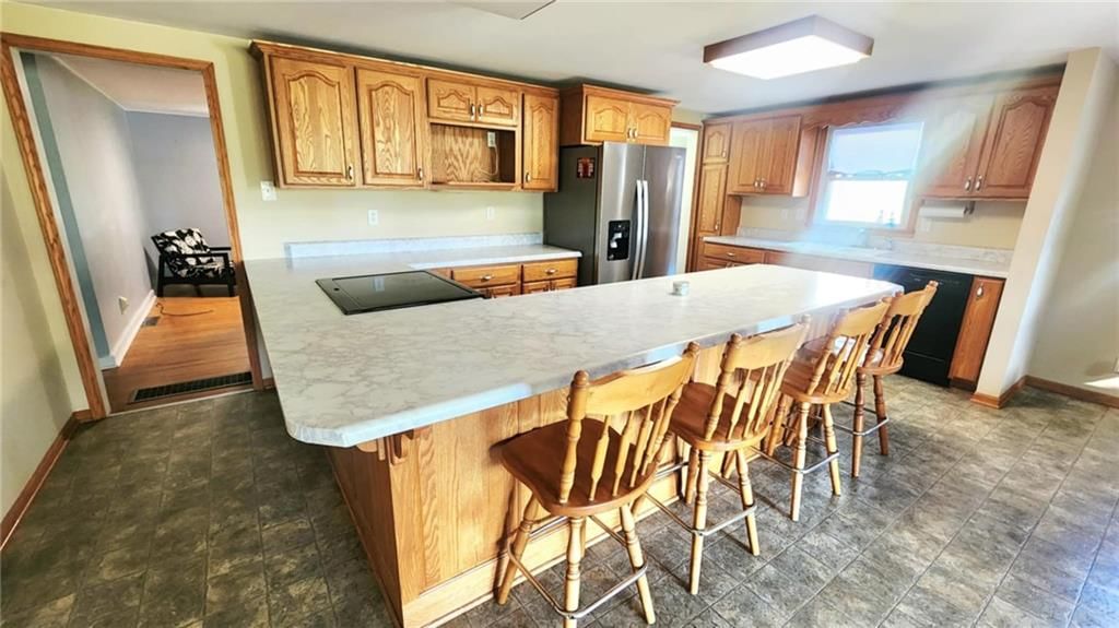 452 Fieldcrest Drive — photo 4