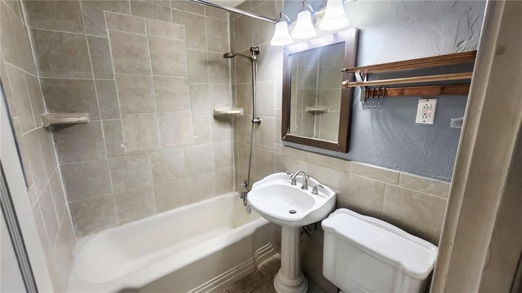 452 Fieldcrest Drive — photo 12