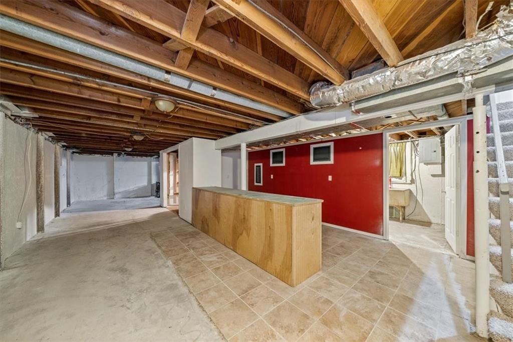 Photo 15 of 16 - 441 E Bates Street