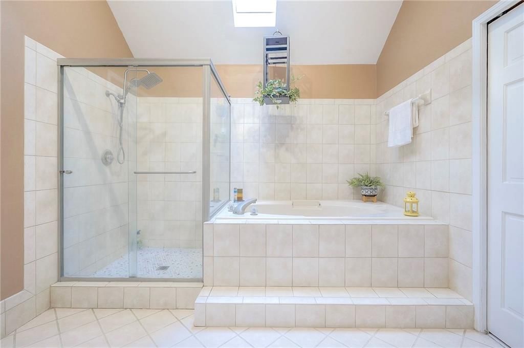 Photo 22 of 42 - 16119 W 147th Terrace