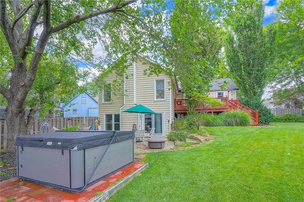 Photo 33 of 42 - 16119 W 147th Terrace