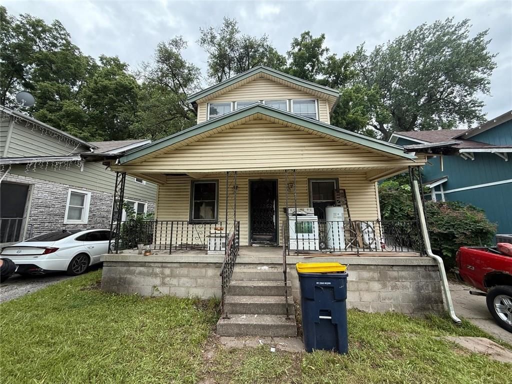 Photo 1 of 1 - 6042 Park Avenue