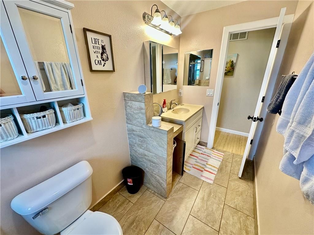 221 N Mattie Street — photo 20