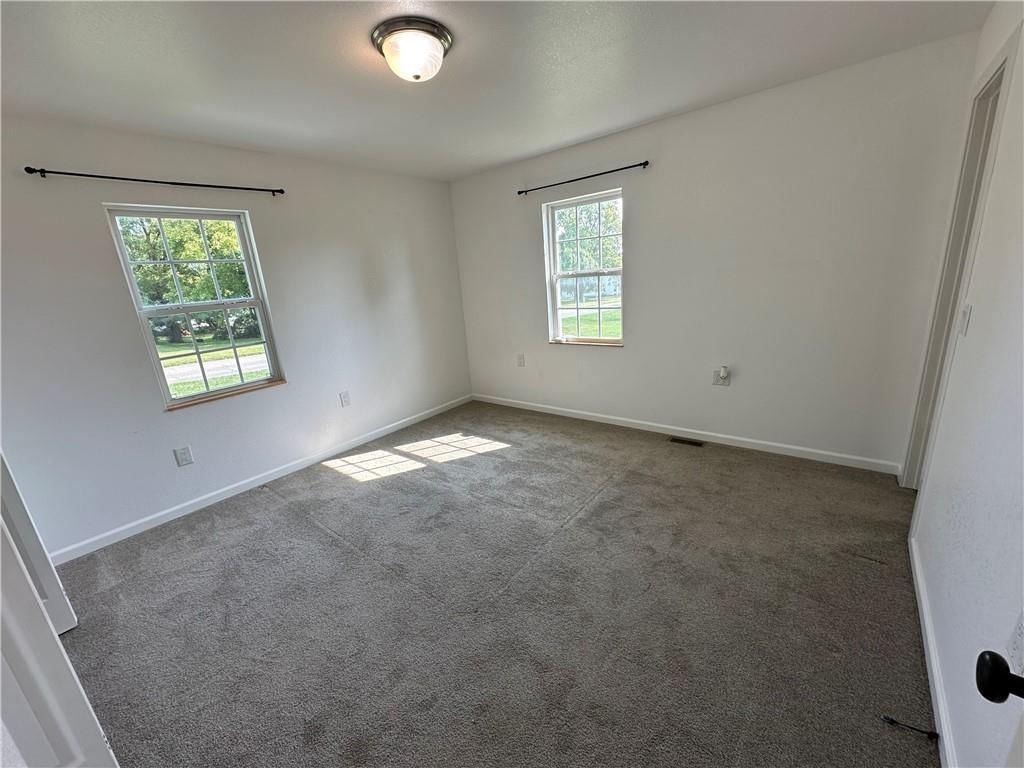 221 N Mattie Street — photo 35