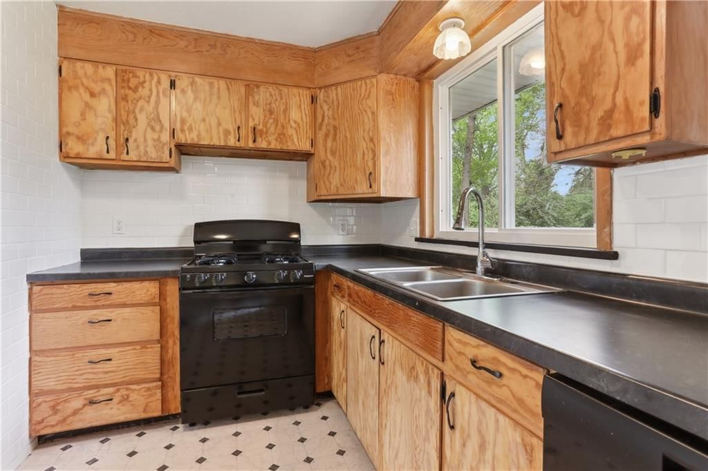 Photo 6 of 17 - 9312 Fairwood Drive