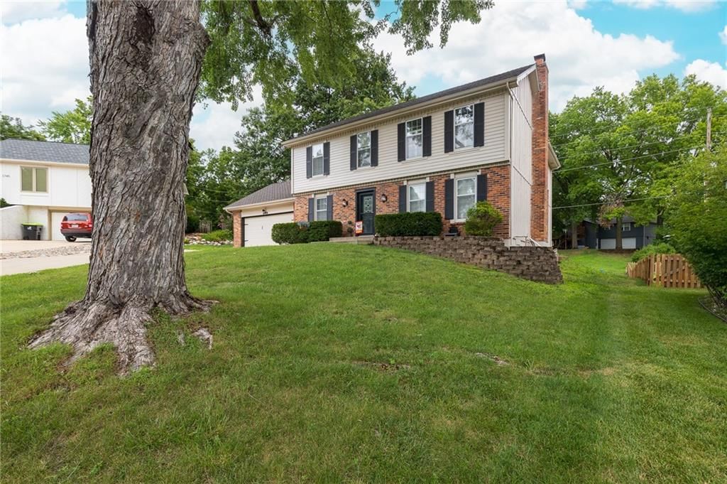 3743 NE Woodland Court — photo 2