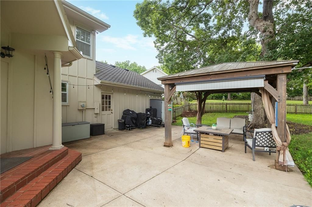 3743 NE Woodland Court — photo 30