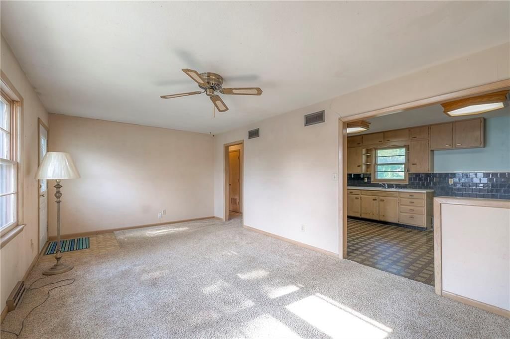 306 S Iowa Street — photo 8