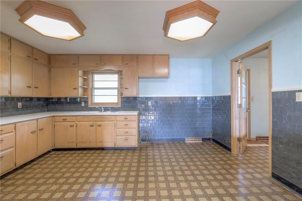 306 S Iowa Street — photo 9