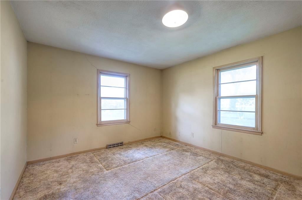 306 S Iowa Street — photo 17