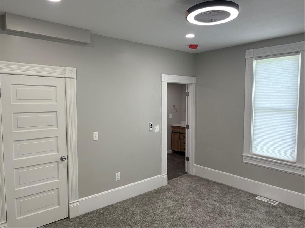 Photo 2 of 14 - 417 S 5th Street