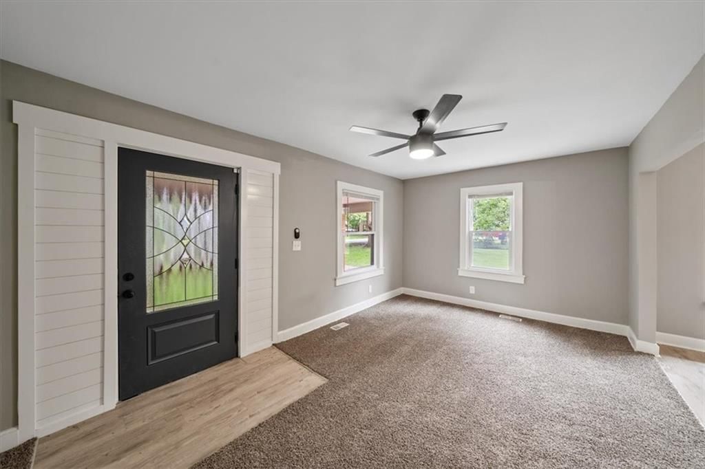 Photo 6 of 27 - 8512 Greenwood Road