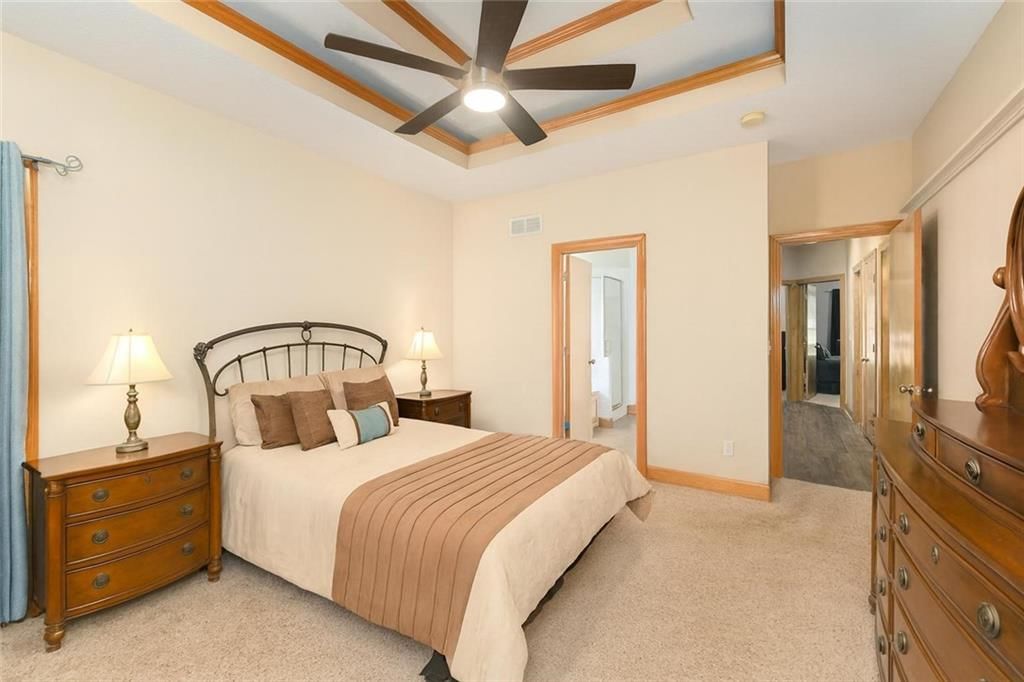 Photo 8 of 33 - 3204 Tiara Lane