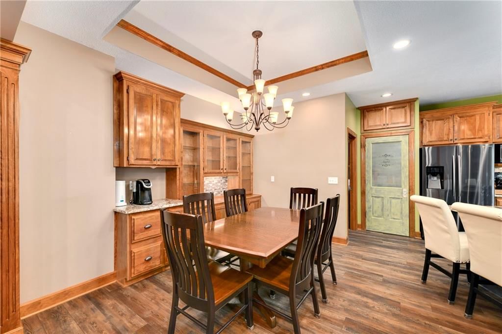 Photo 10 of 33 - 3204 Tiara Lane