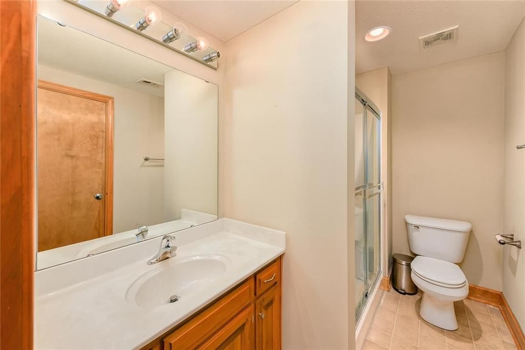 Photo 17 of 33 - 3204 Tiara Lane