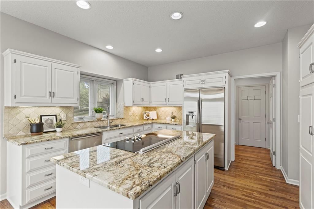 12428 Cambridge Circle — photo 13