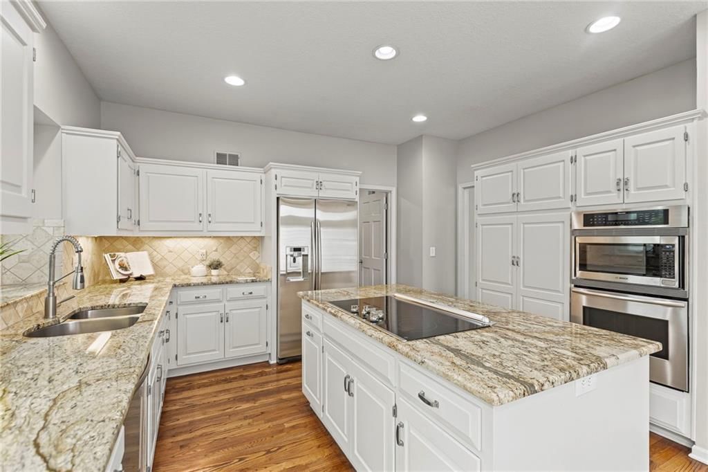 12428 Cambridge Circle — photo 14