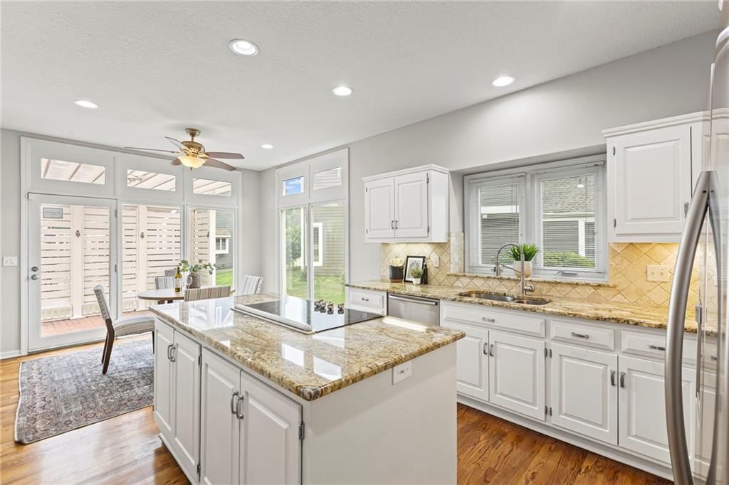 12428 Cambridge Circle — photo 15
