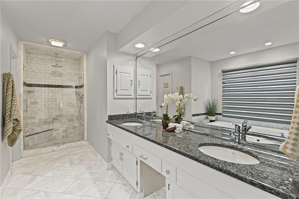 12428 Cambridge Circle — photo 23