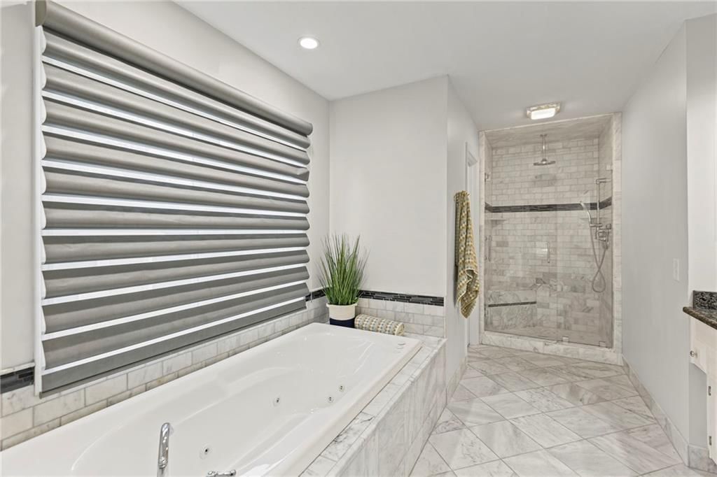 12428 Cambridge Circle — photo 24