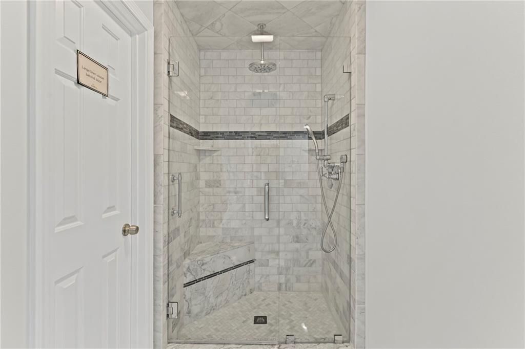 12428 Cambridge Circle — photo 25