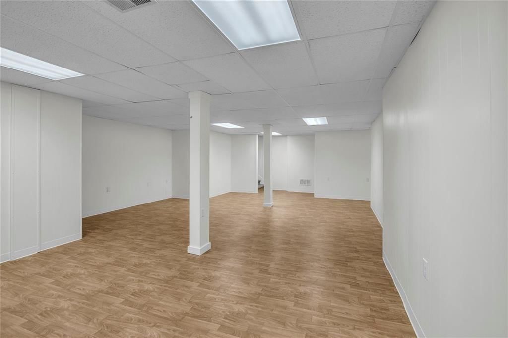 12428 Cambridge Circle — photo 36