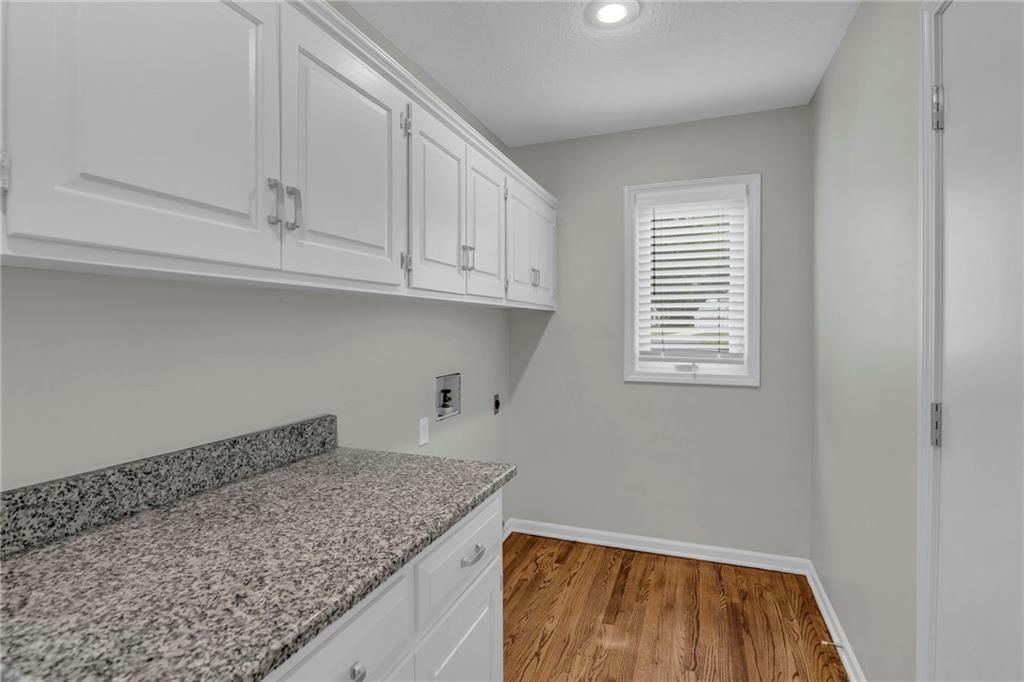 12428 Cambridge Circle — photo 37