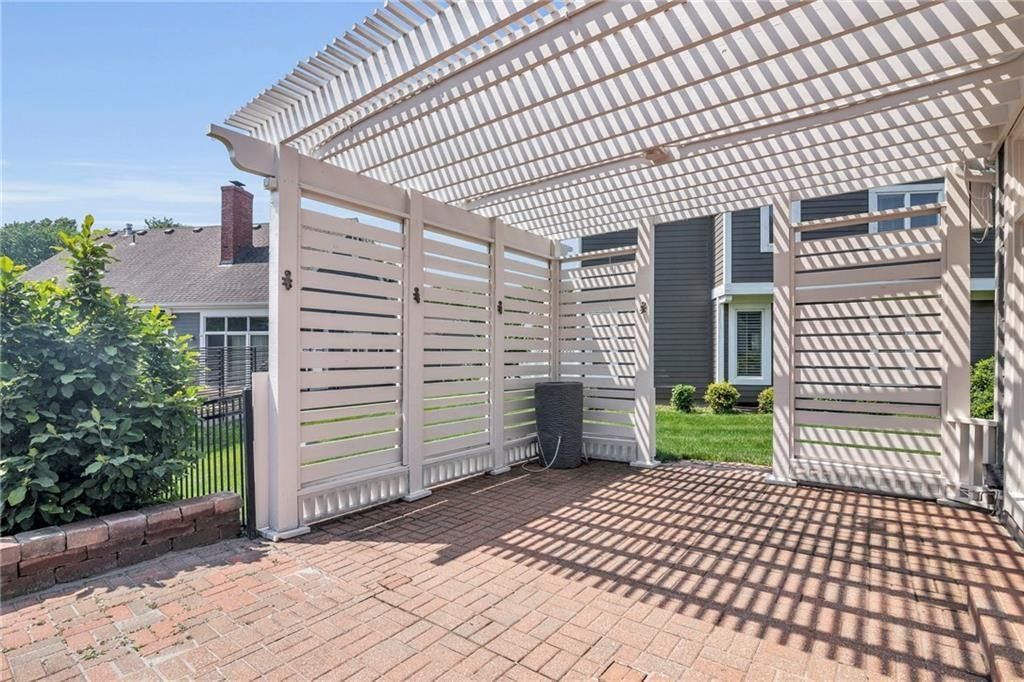 12428 Cambridge Circle — photo 45