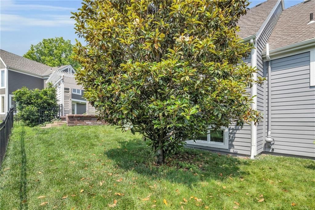 12428 Cambridge Circle — photo 48
