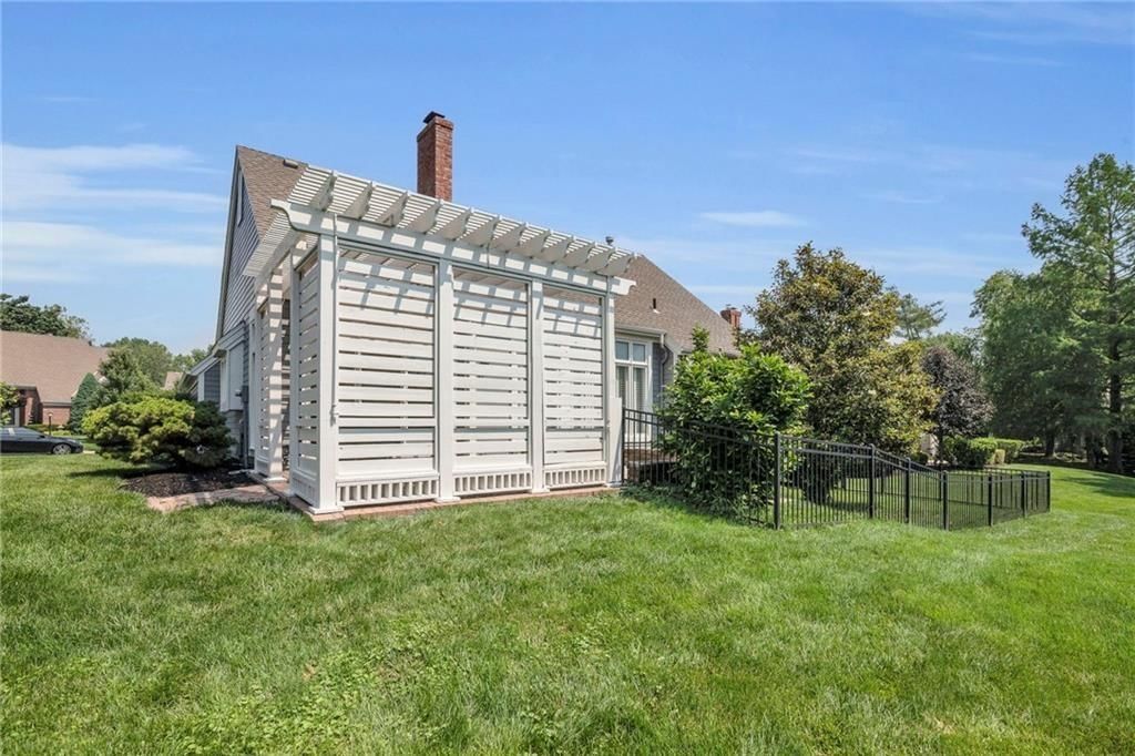 12428 Cambridge Circle — photo 50