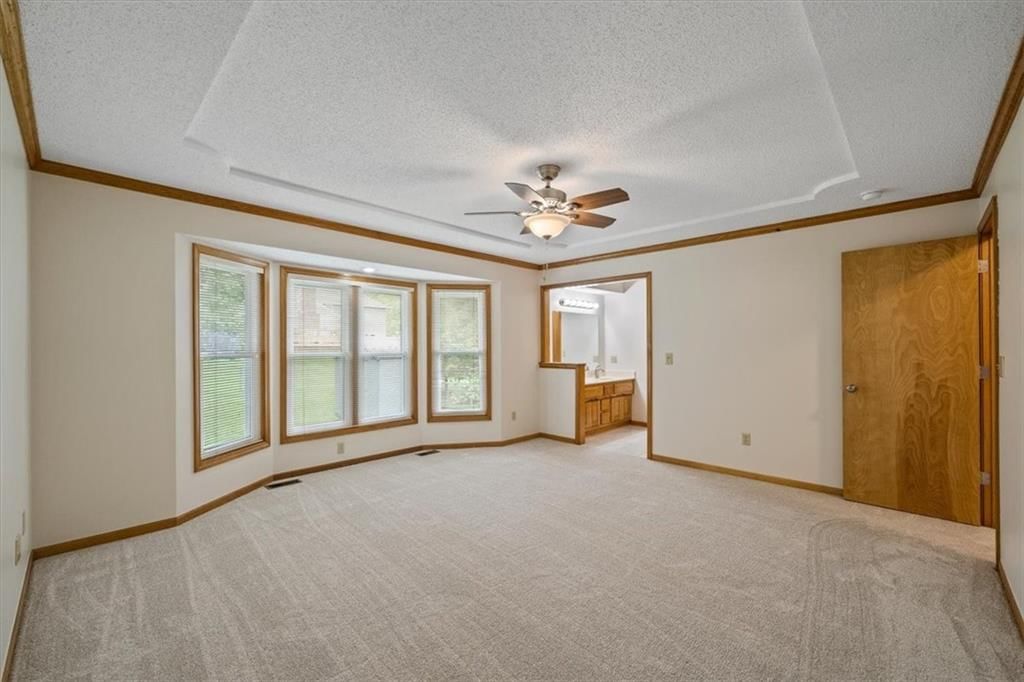 Photo 19 of 27 - 613 Lakeview Drive