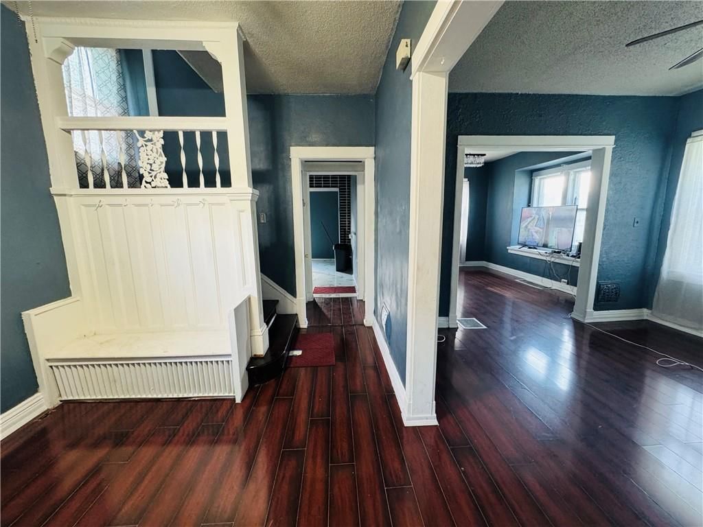 401 N Hardesty Avenue — photo 3