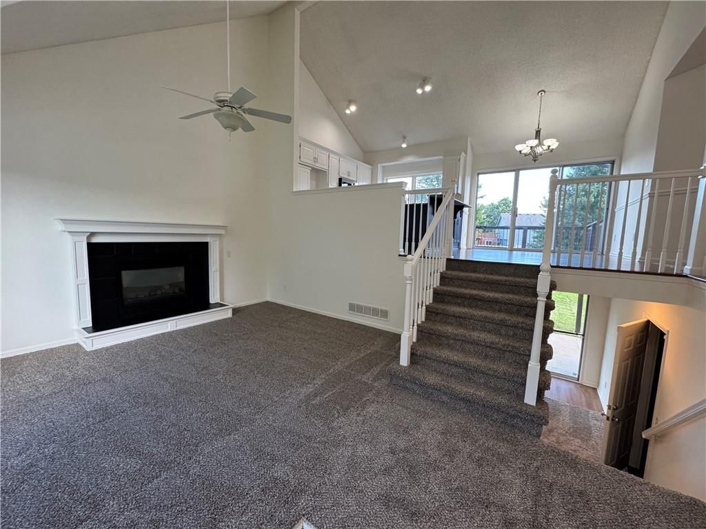 Photo 5 of 44 - 18881 W 160th Terrace