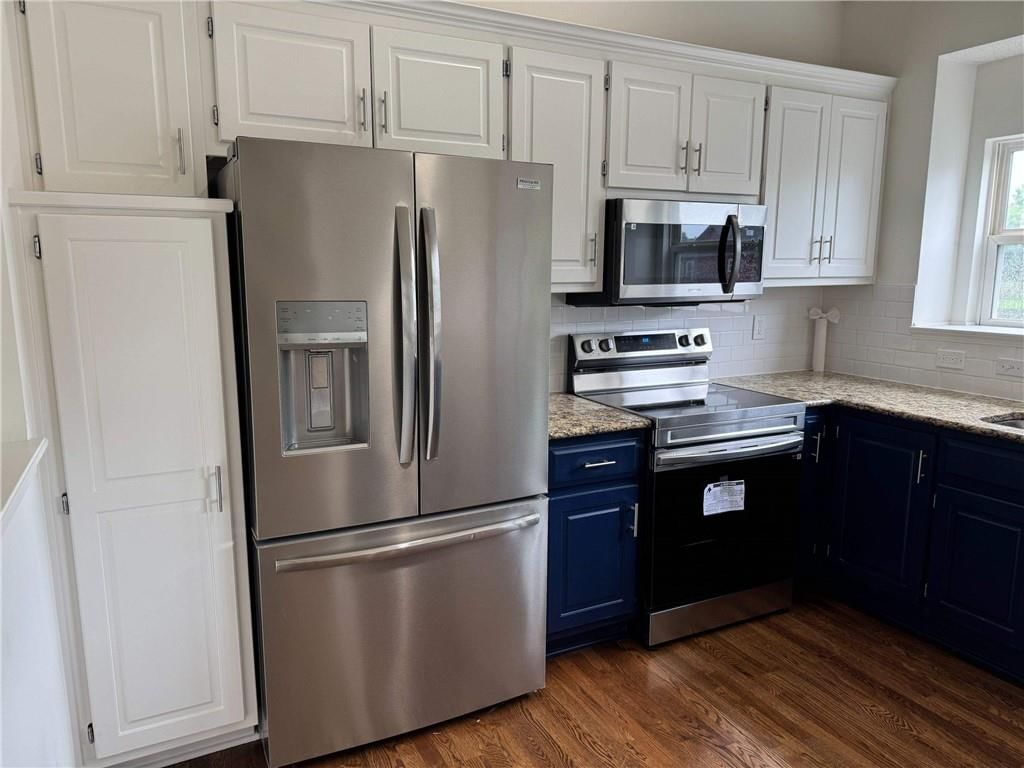 Photo 9 of 44 - 18881 W 160th Terrace