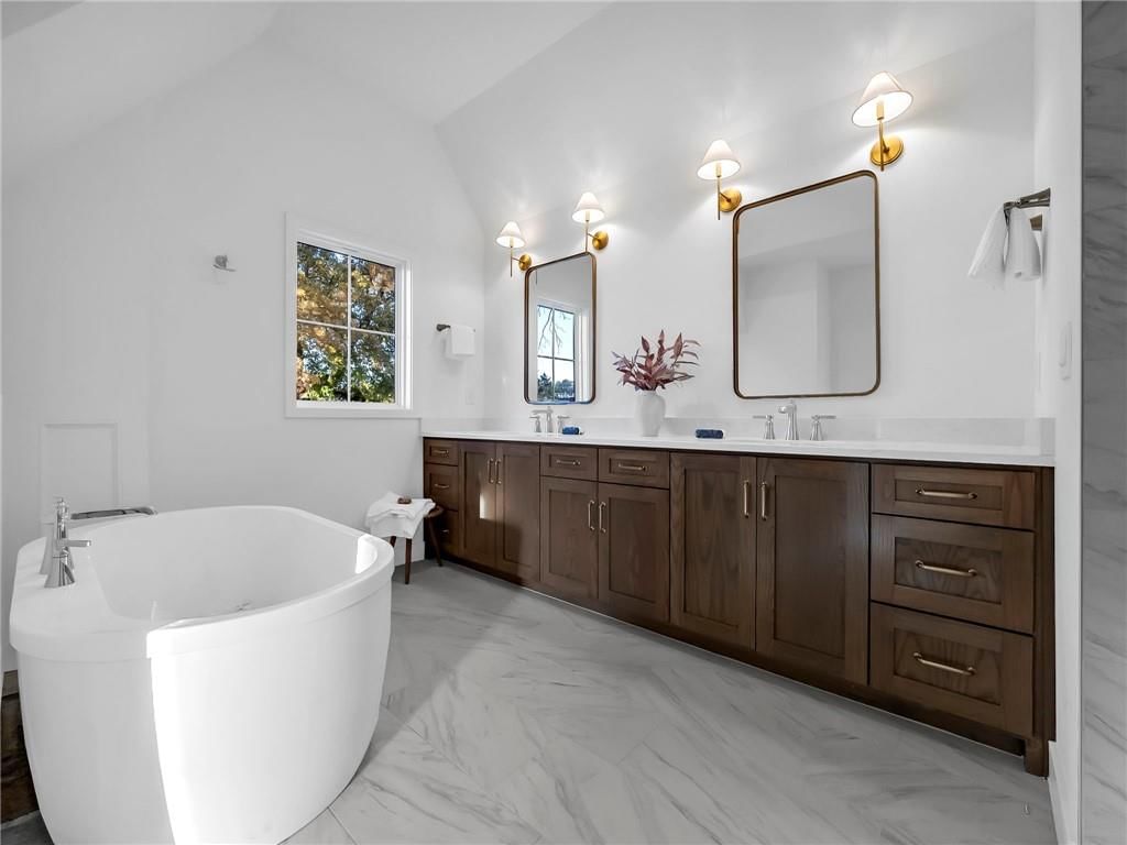 2207 W 47th Terrace — photo 14